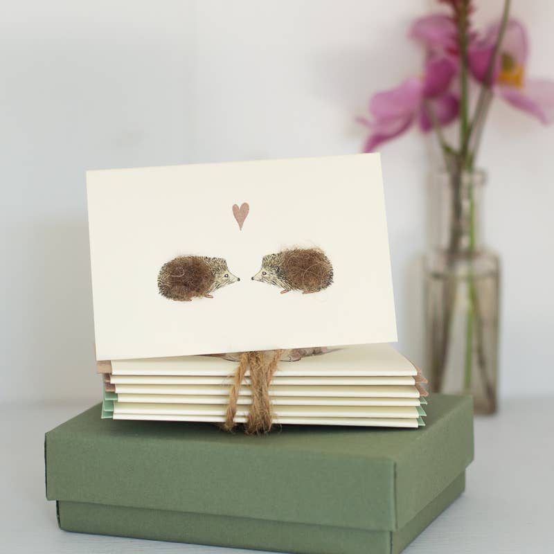 Hedgehogs in Love Mini Card with Wool | 3D Greeting Card