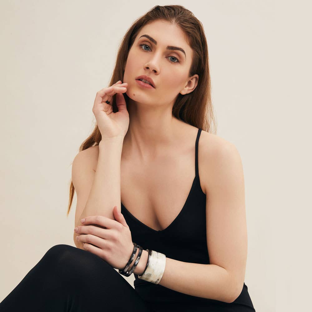Black natural buffalo horn jewellery Cuff Bracelet for Women: Large