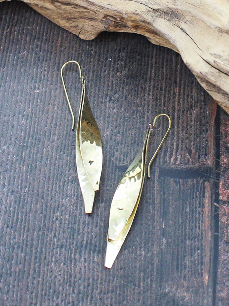 KH1623G TWISTED BEATEN LEAF EARRINGS