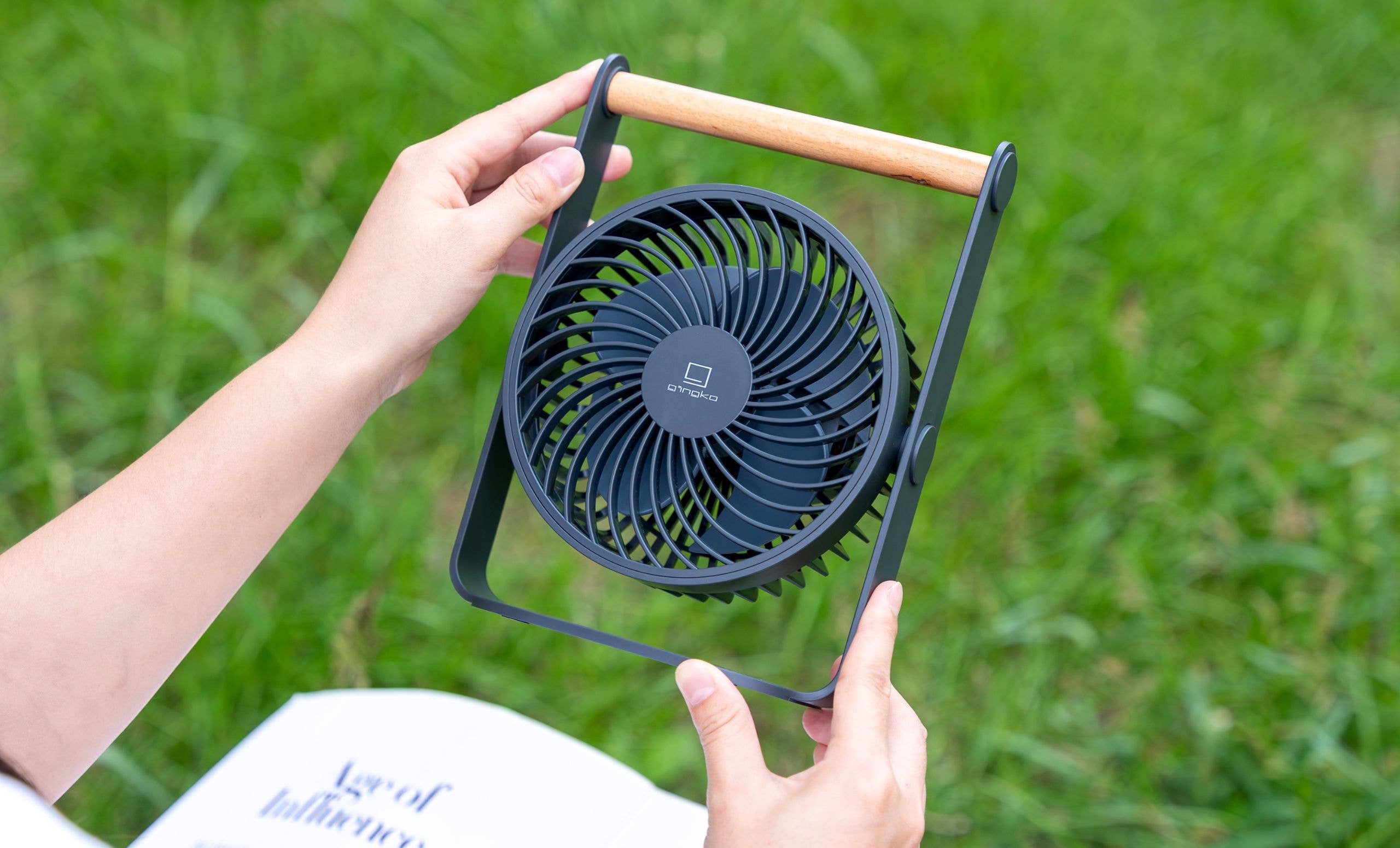 Lyra Portable Fan: Space Grey