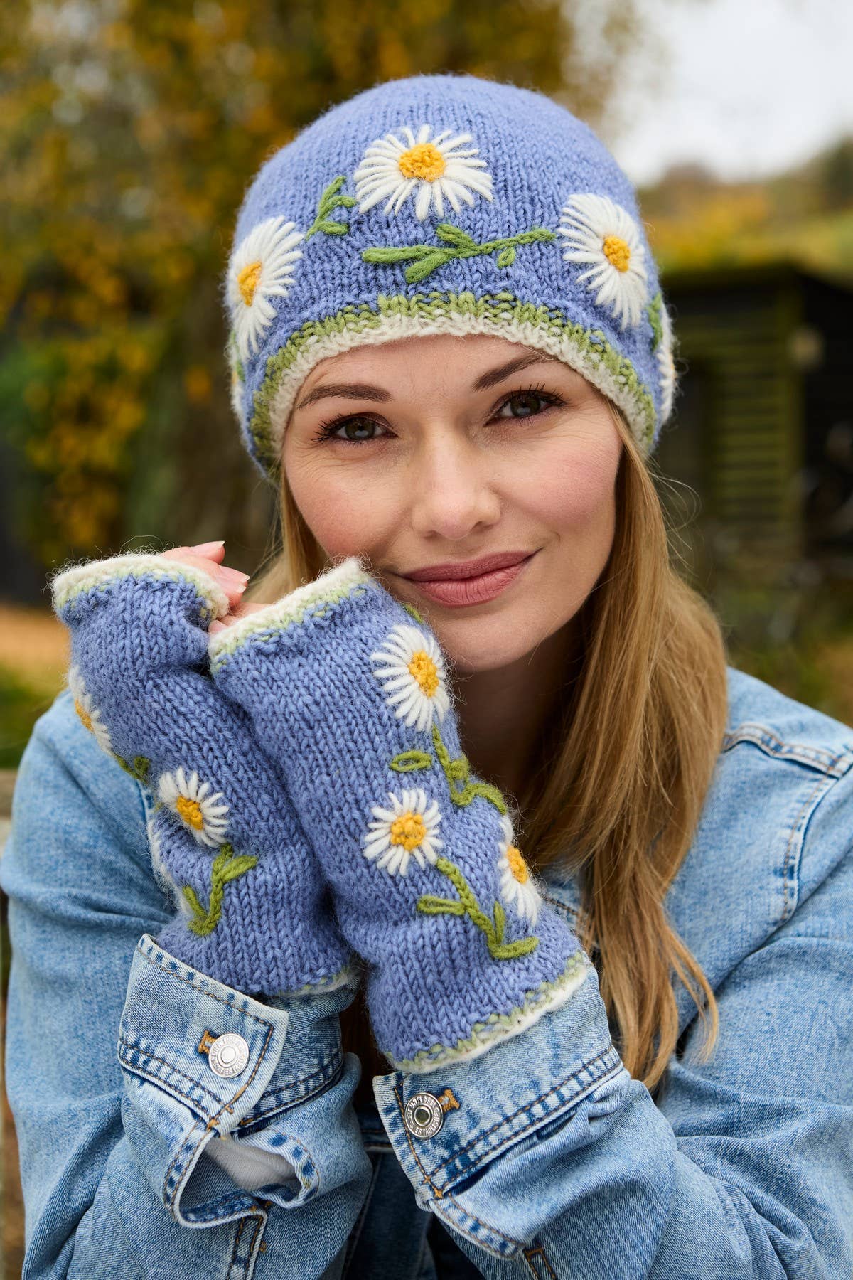 Daisy Chain - Blue Fleece Lined Knit Wool Winter Beanie Hat: Jacaranda