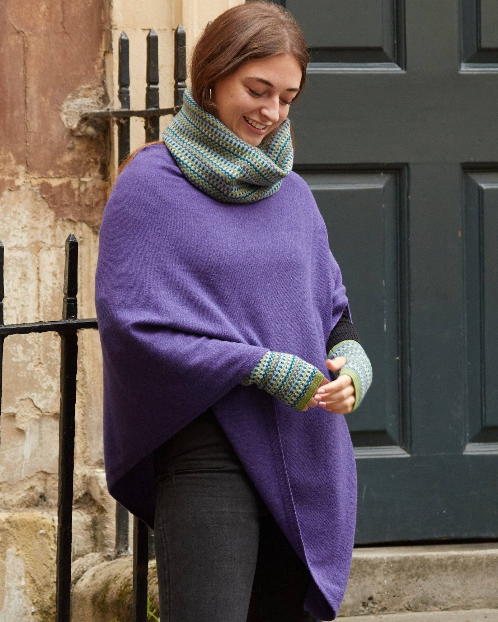 Classic Cashmere Blend Poncho: Silver