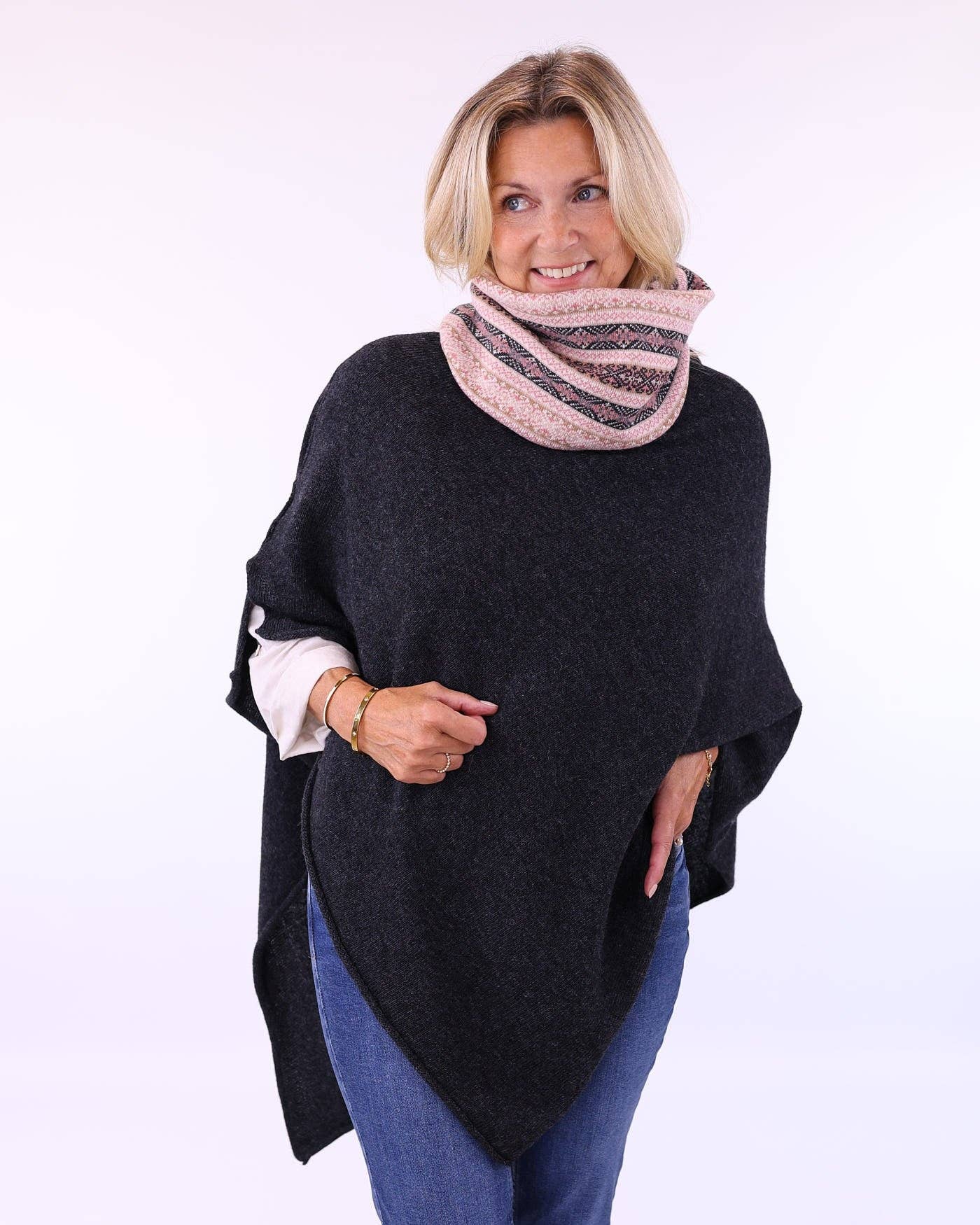 Cashmere Blend Poncho: Deep Violet