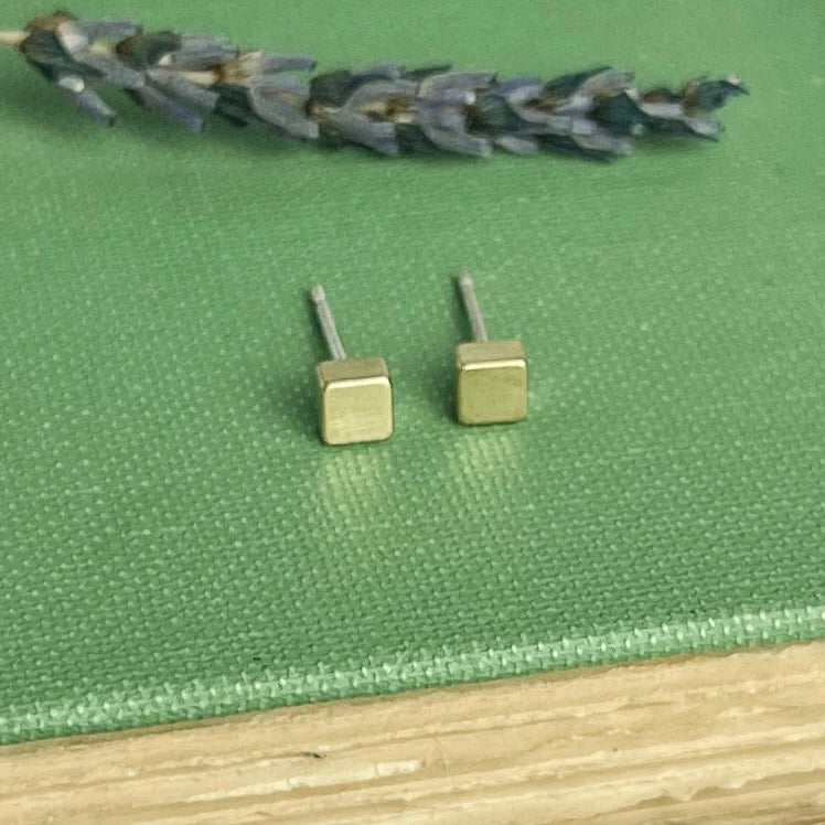 Messing Würfel Ohrstecker
