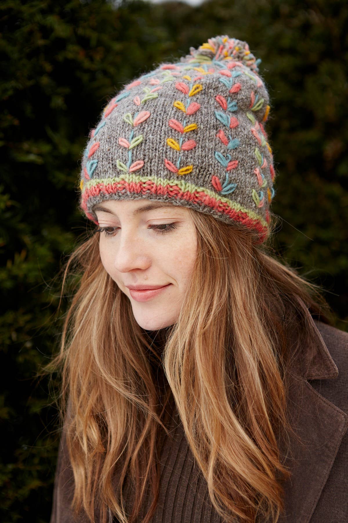 Kylemore Embroidered Leaf Wool Knit Bobble Beanie Hat Grey: Grey