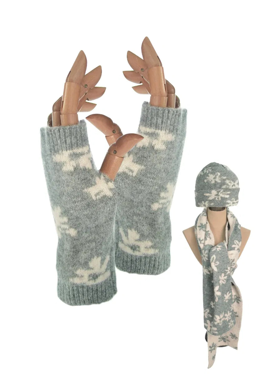 Grey/Winter White Flower Mitts