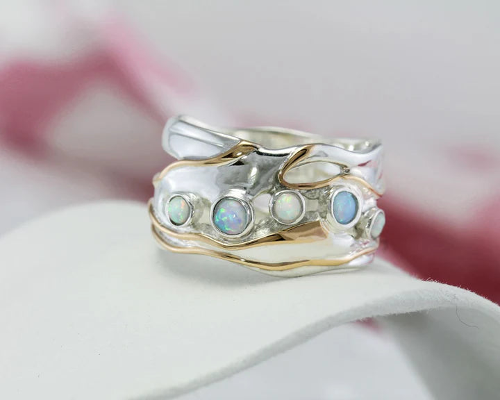 Quintet of opalites ring