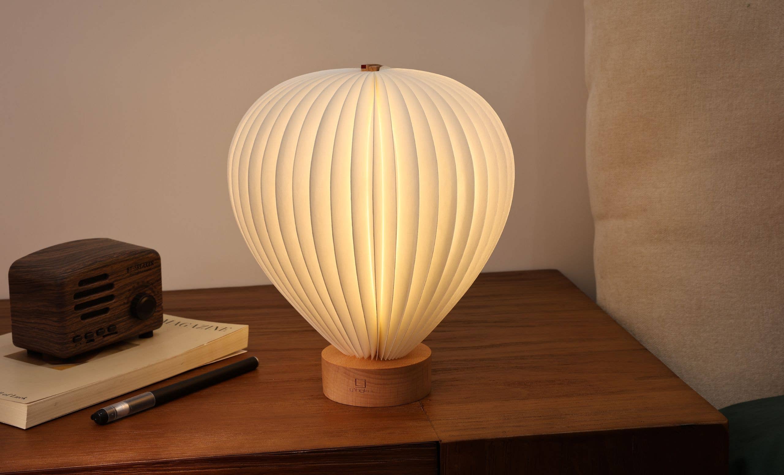 Aeris Light: Natural Walnut