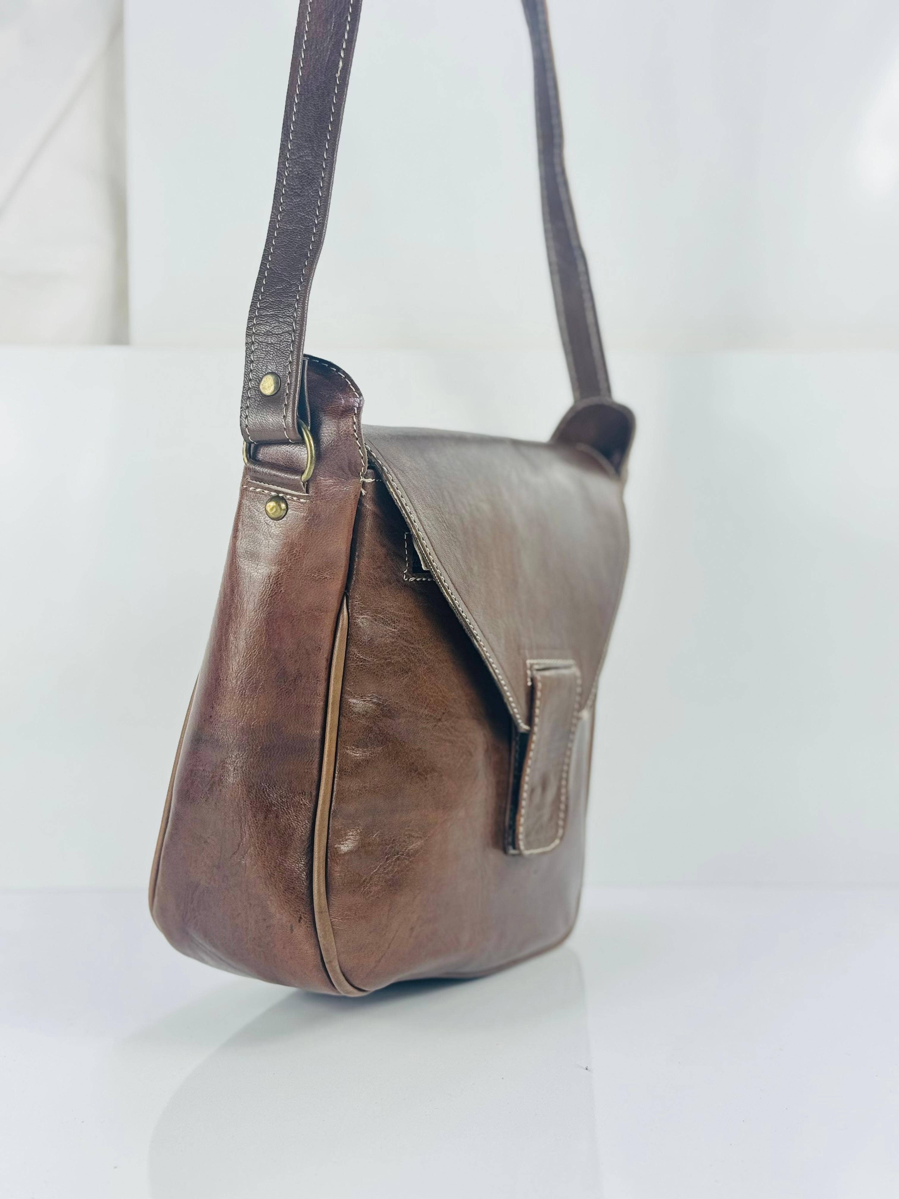 Handcrafted Moroccan Leather Crossbody Bag: Brown