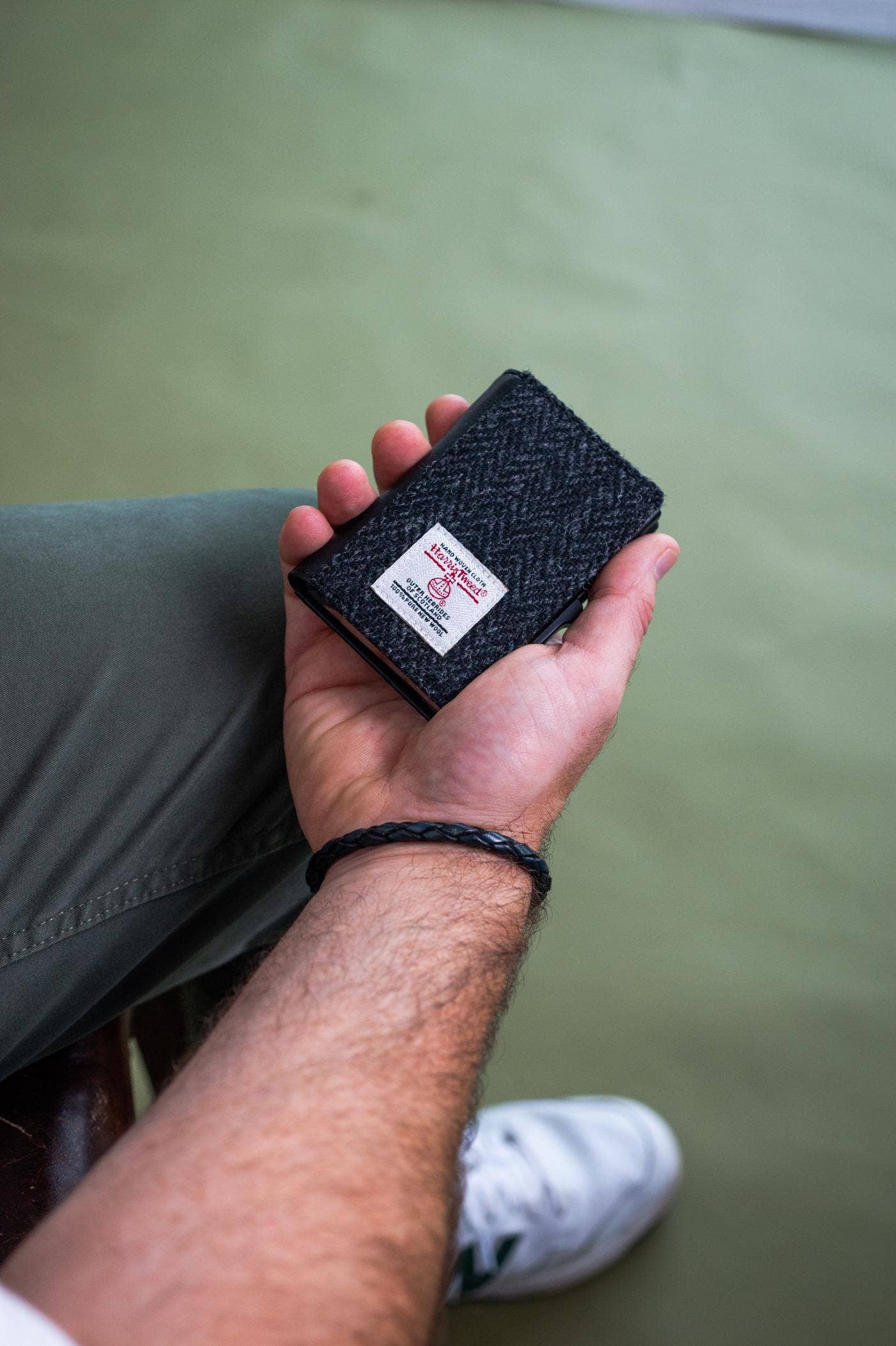 Harris Tweed RFID Pop Up Card Wallet in Charcoal Herringbone