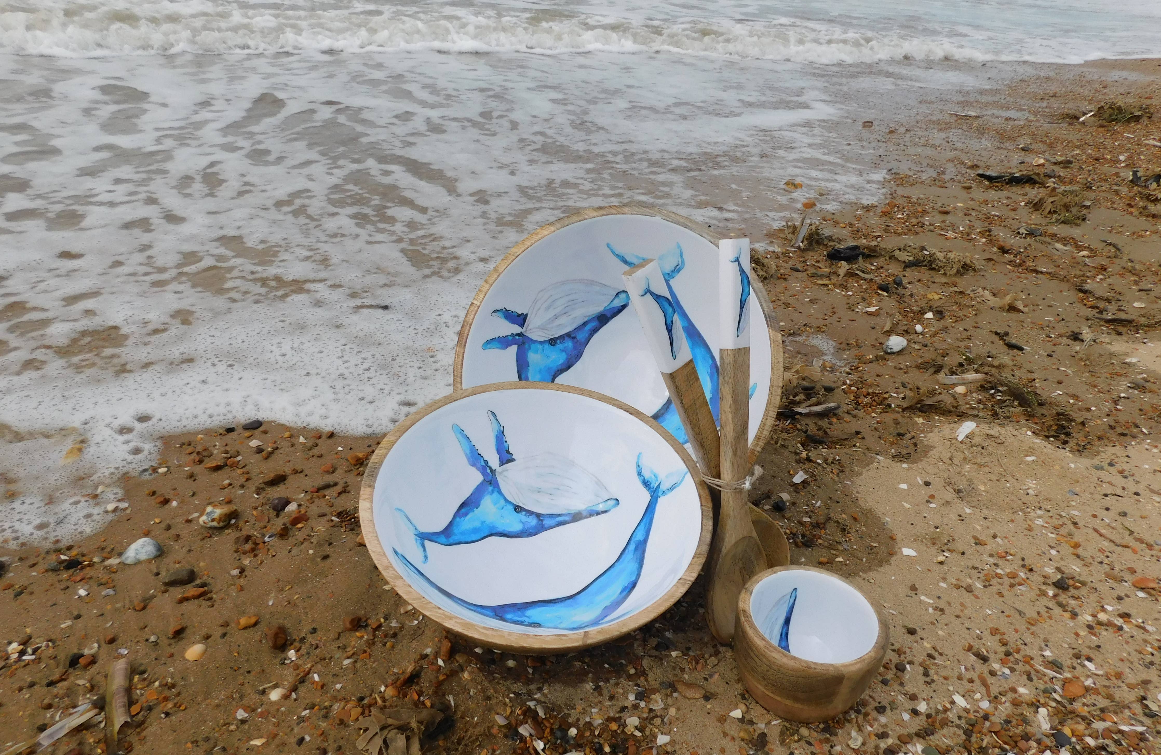 Hand-painted Blue Whale Bowl 25cm on sandy beach