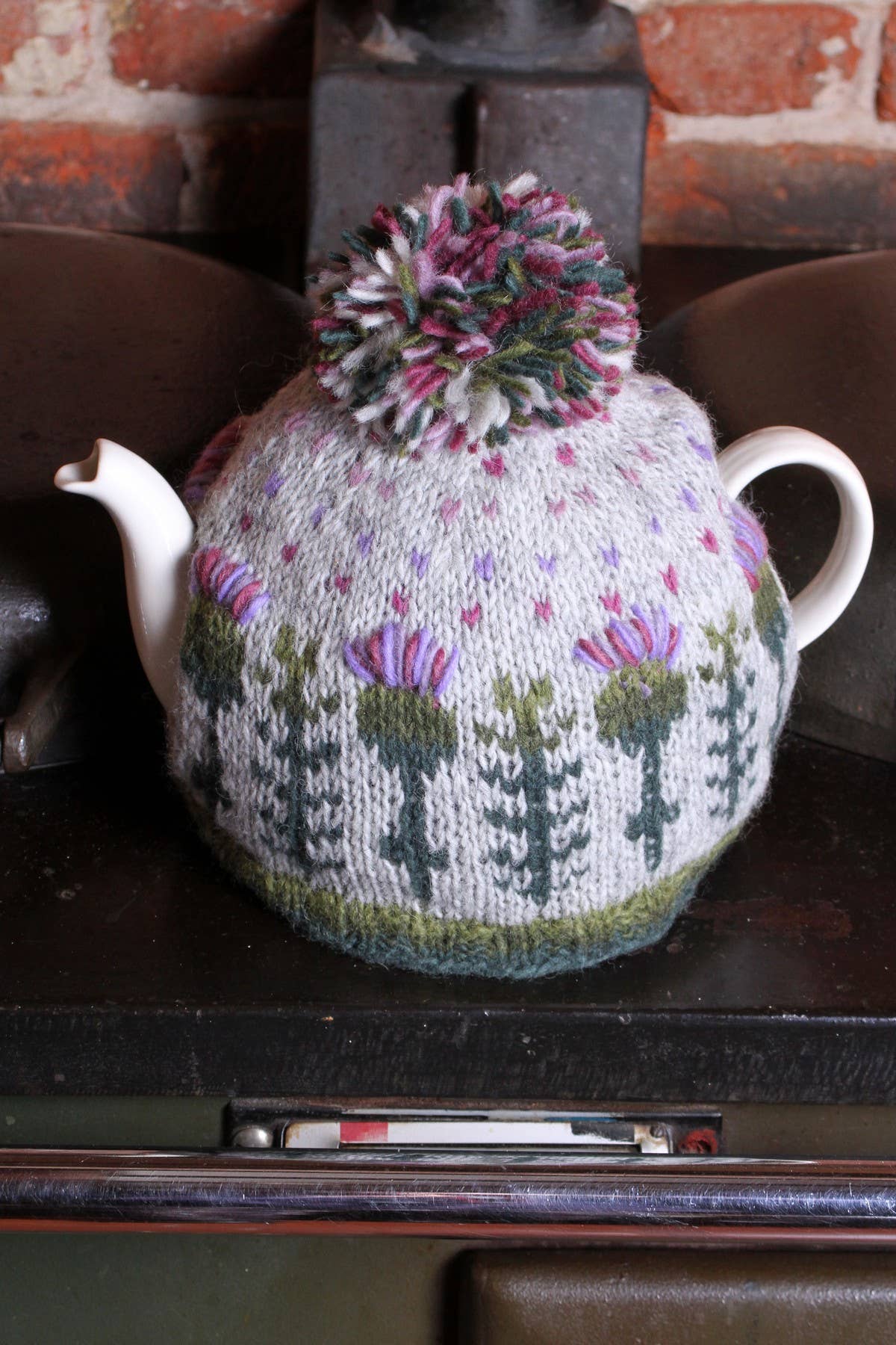 Scottish Thistle Tea Cosy Tea Pot Cover Floral Knit Wool: One Colour