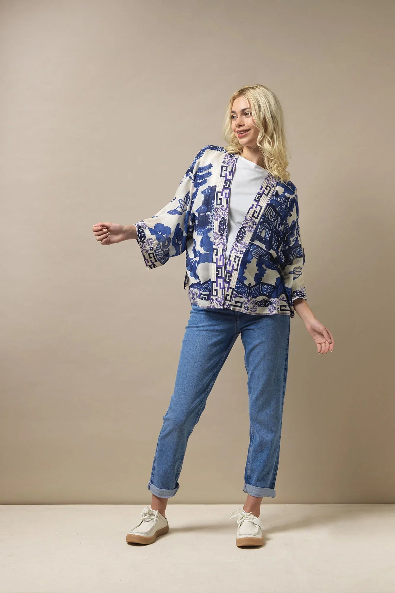 Blue and white patterned Giant Willow Blue Kimono cardigan