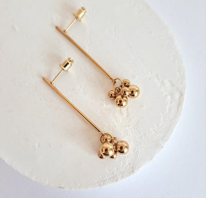 Cluster ball earrings