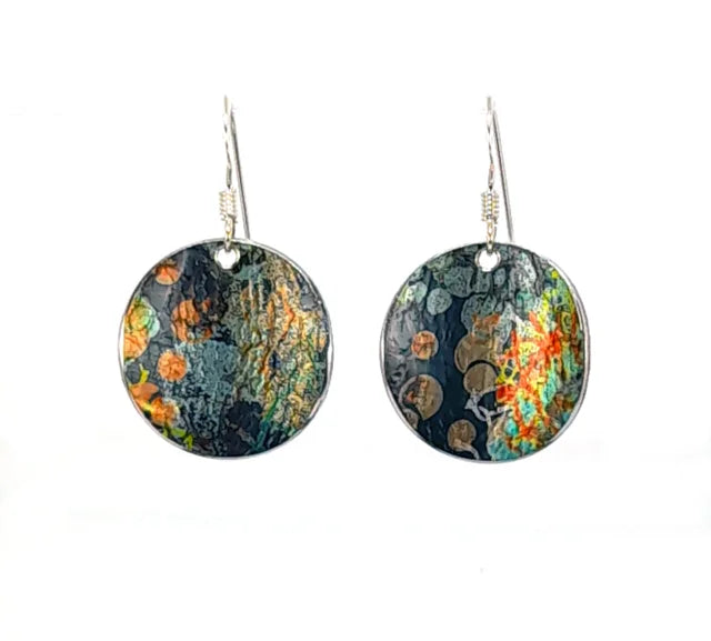 Moss Honesty Small circular enamel earrings with orange green floral design