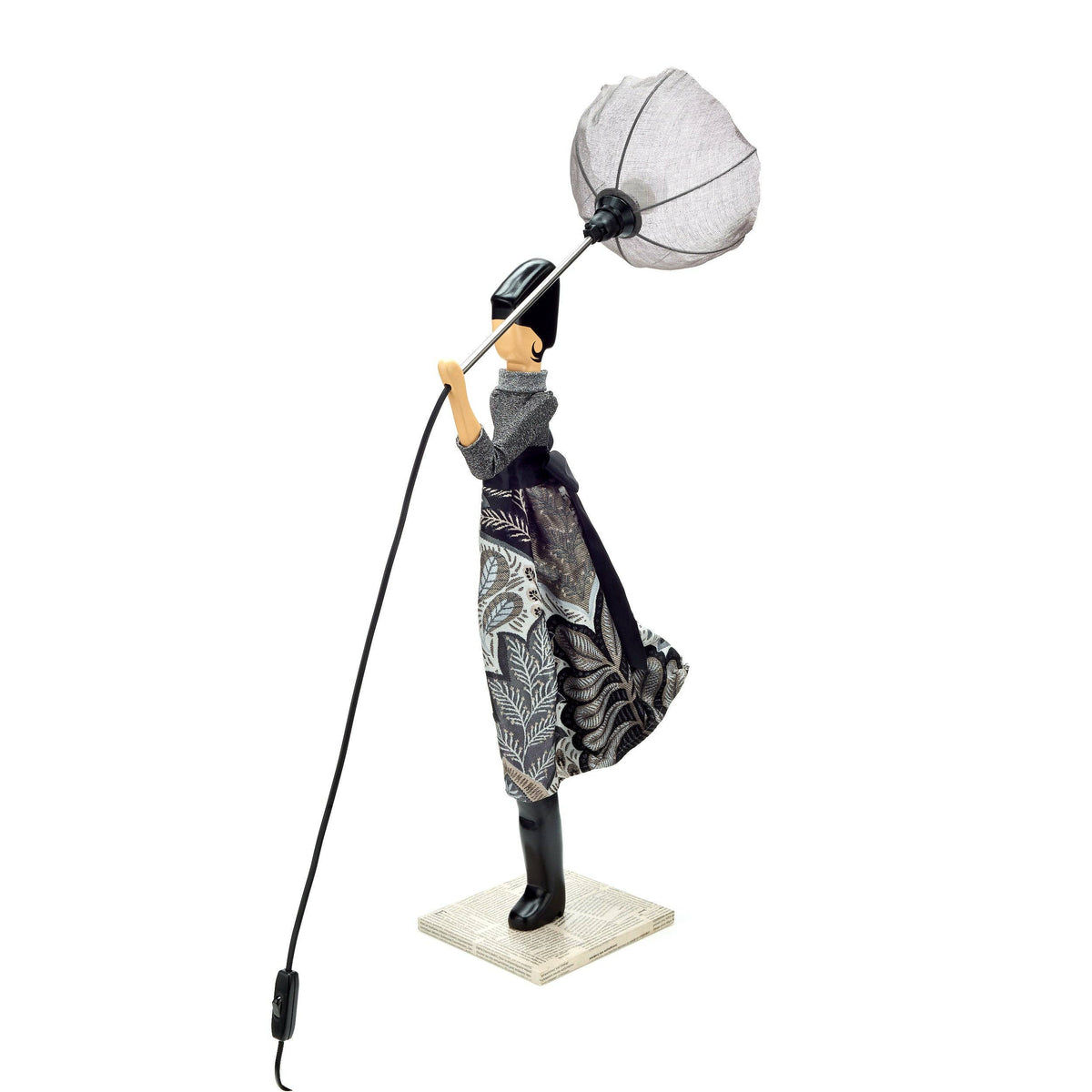 Saron Lady Lamp: black and gray patterned woman with umbrella figurine