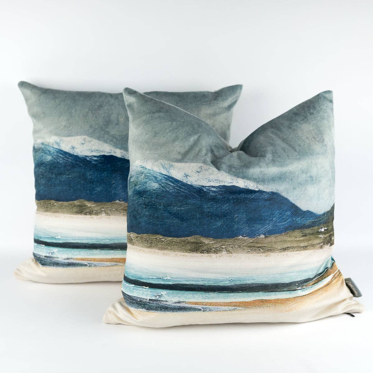 Winter Luskentyre Isle of Harris Velvet Cushion: Yes - Gorgeous - Scotland