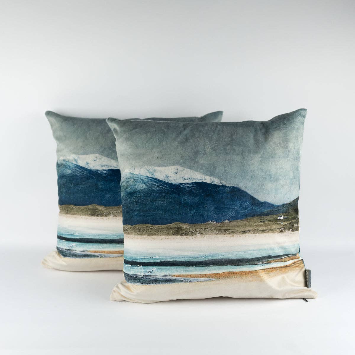 Winter Luskentyre Isle of Harris Velvet Cushion: Yes - Gorgeous - Scotland