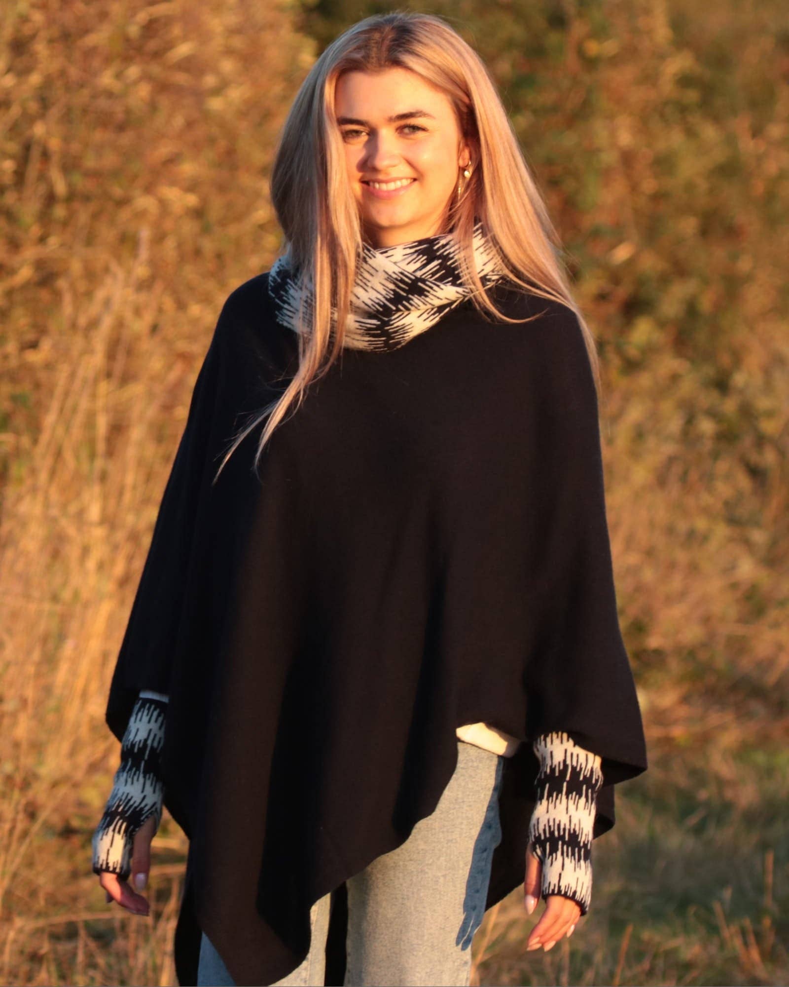 Classic Cashmere Blend Poncho: Silver