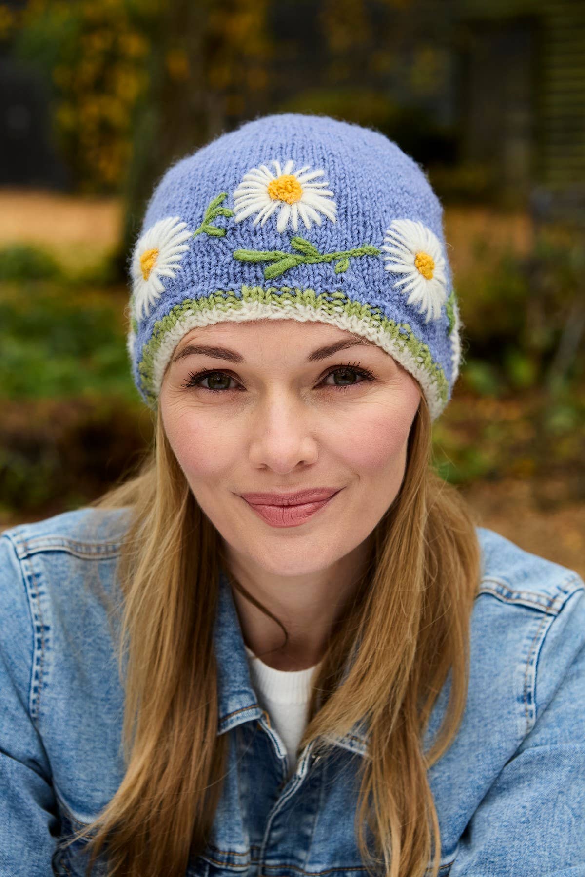 Daisy Chain - Blue Fleece Lined Knit Wool Winter Beanie Hat: Jacaranda