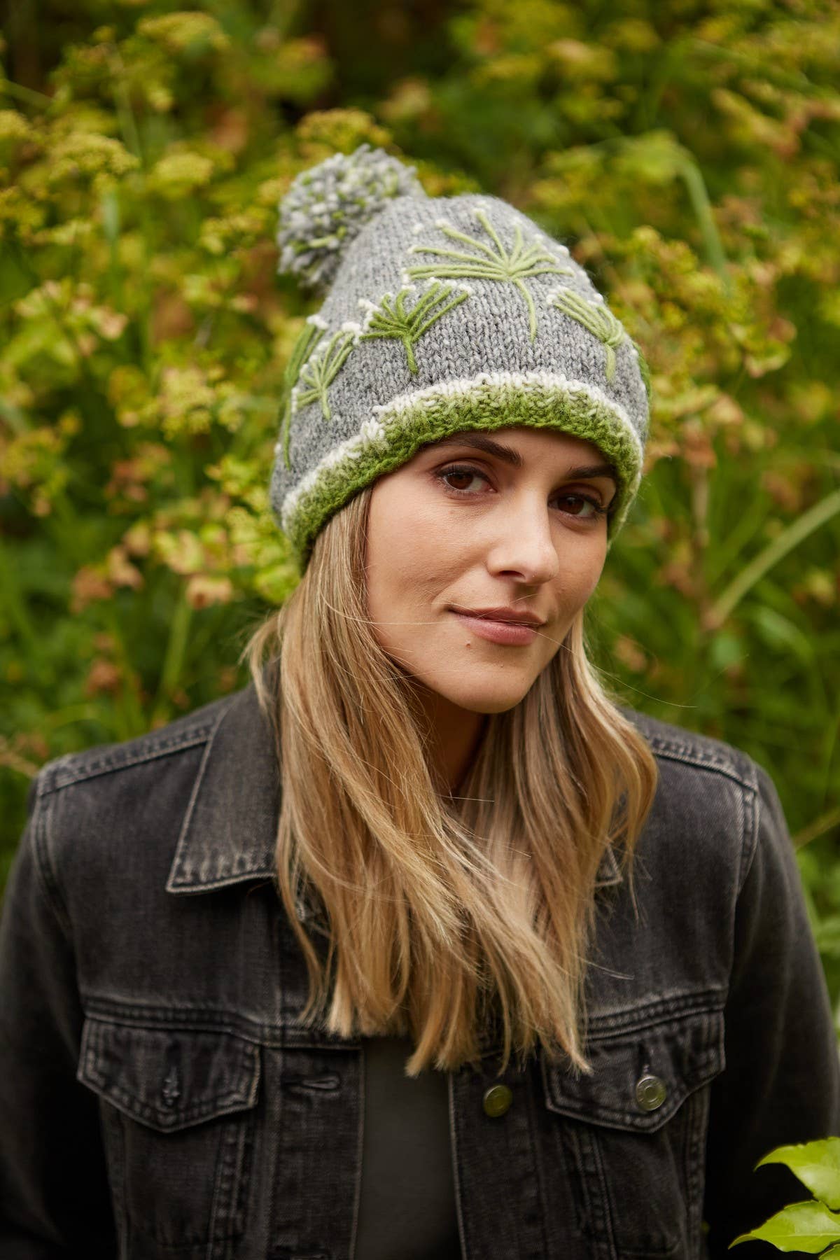 Granchester- Embroidered Cow Parsley Knitted Wool Bobble Hat: One Colour