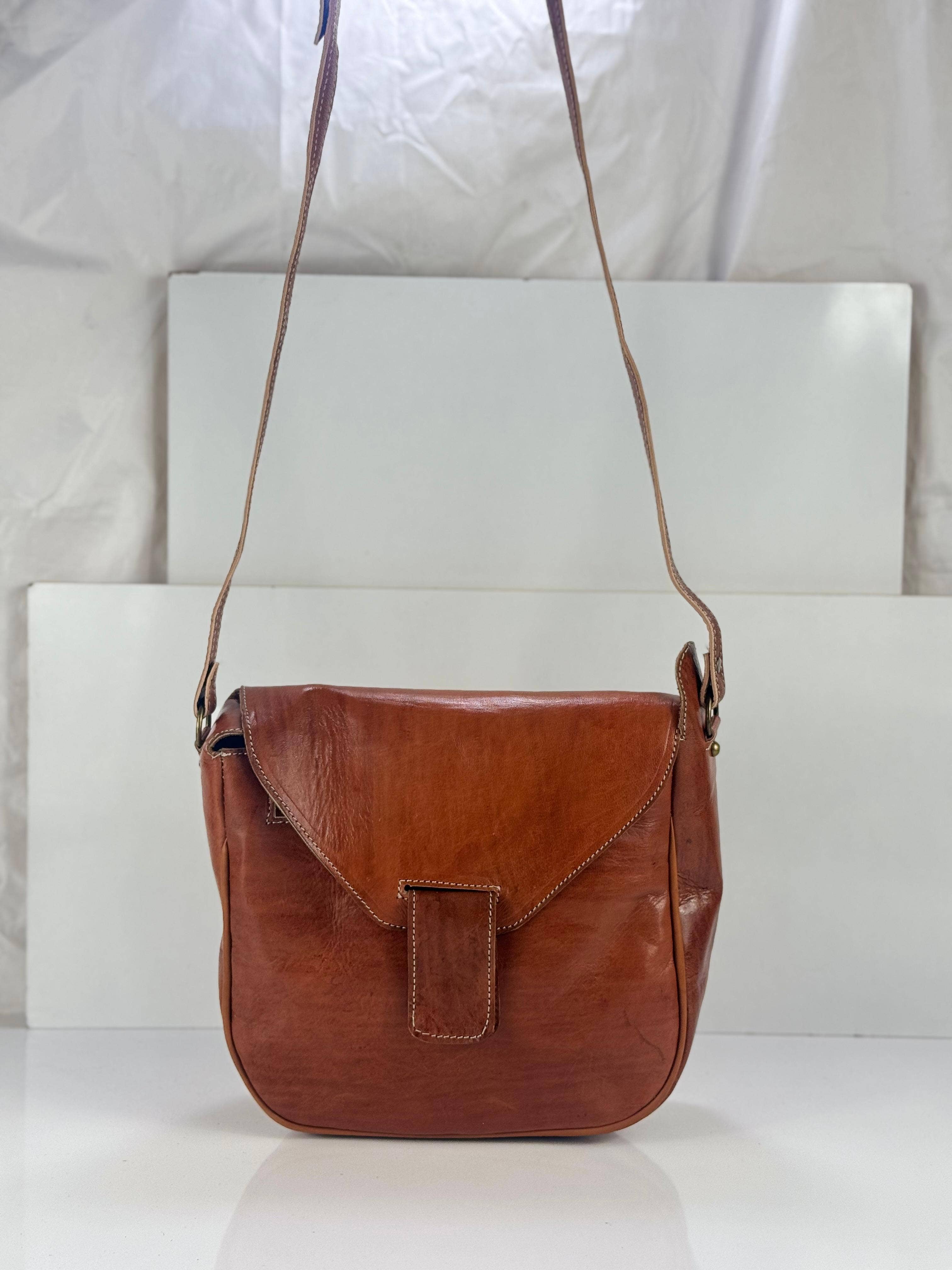 Handcrafted Moroccan Leather Crossbody Bag: Brown