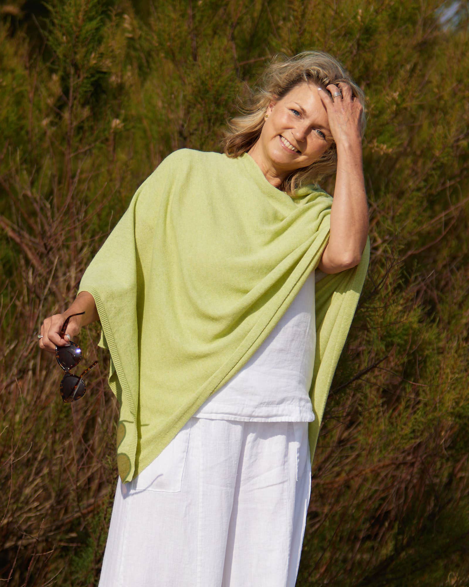 Classic Cashmere Blend Poncho: Silver