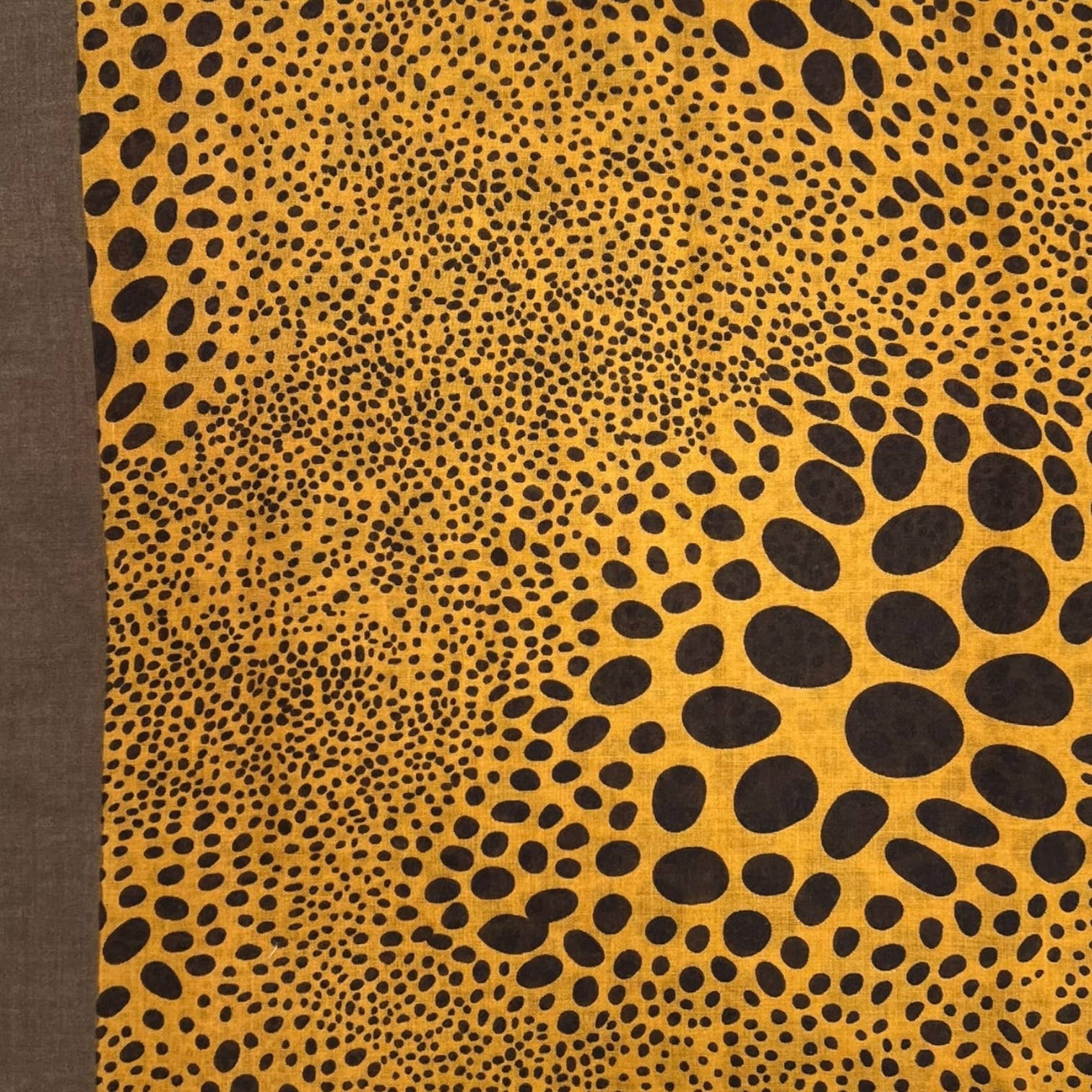Leopard dots print scarf : Black