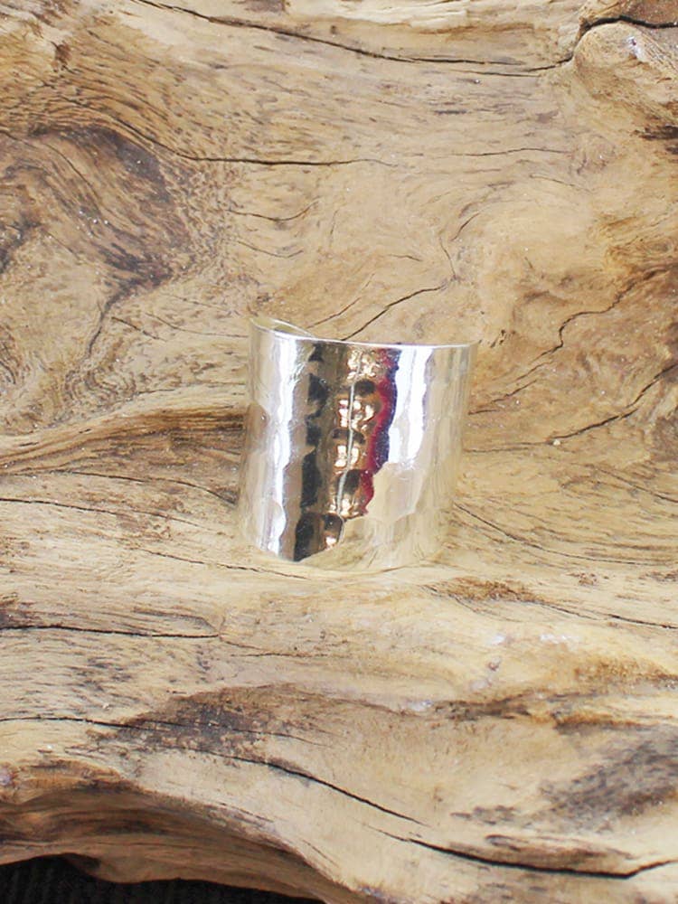 KH1626S SIMPLE BEATEN METAL RING