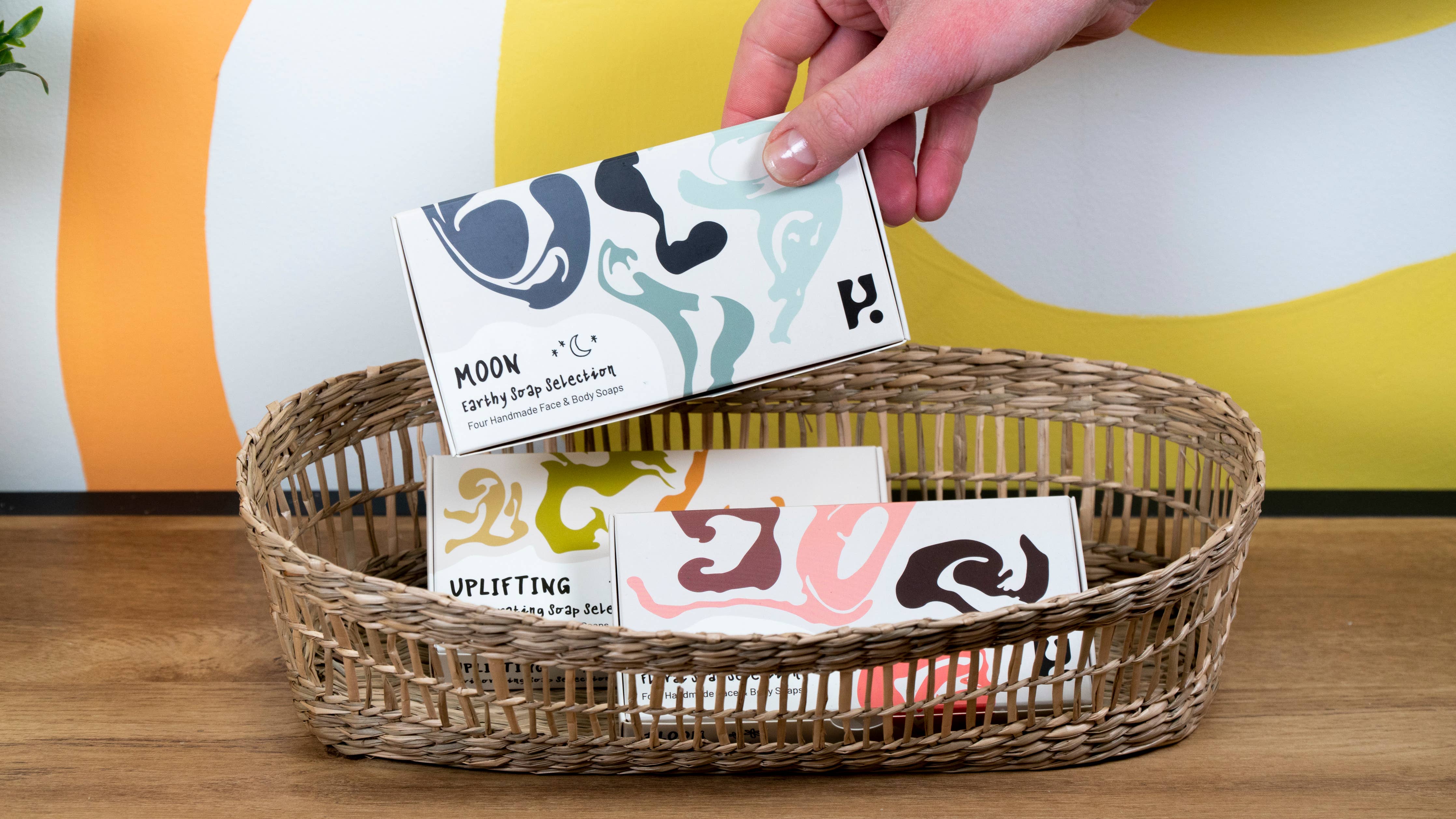 Mini Soap Gift Sets - 4 × 40g Handmade Soaps: Relaxing (floral & musky)