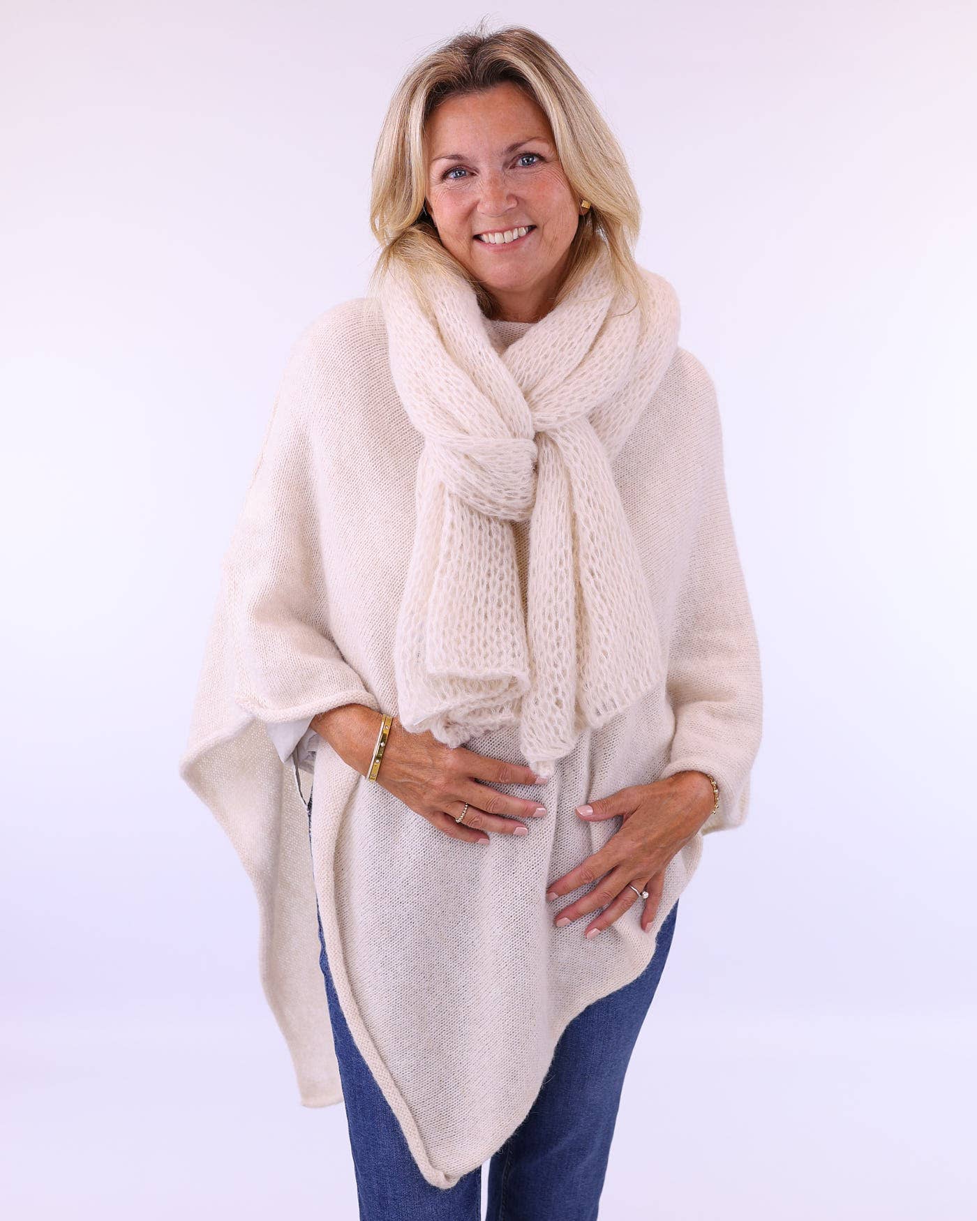 Alpaca Blend Scarf: Latte