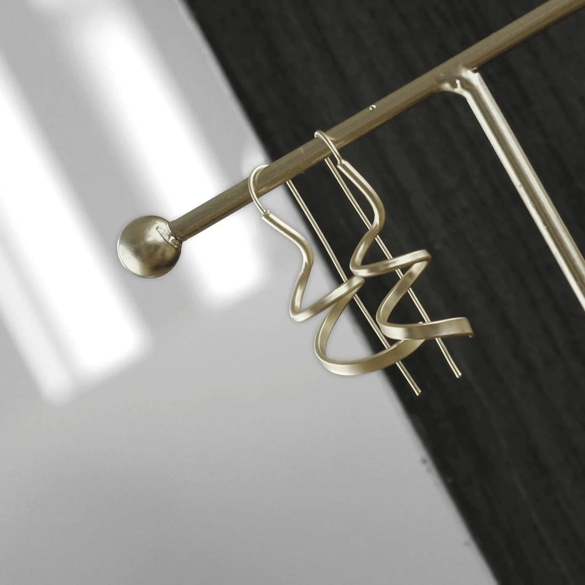 Tara Mini Spinning Earring Gold Plating