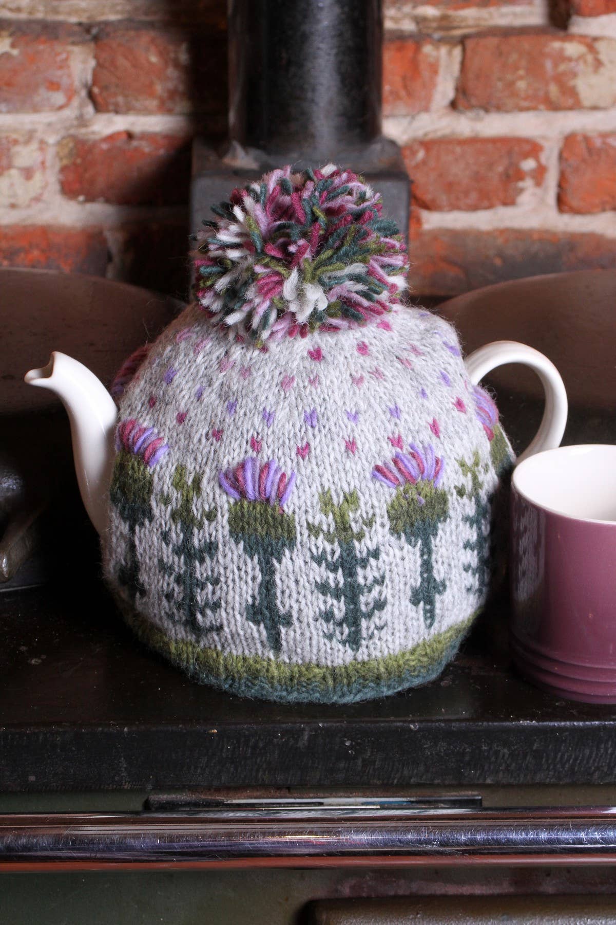 Scottish Thistle Tea Cosy Tea Pot Cover Floral Knit Wool: One Colour