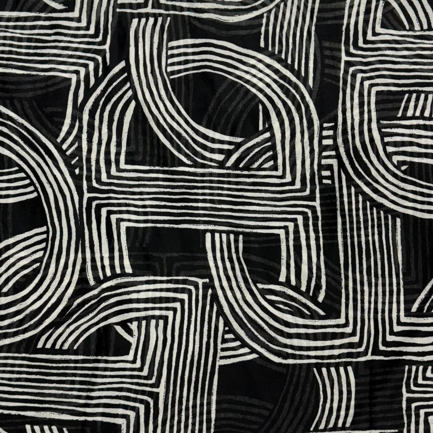 Abstract Line Print Tassel Scarf: Off-White