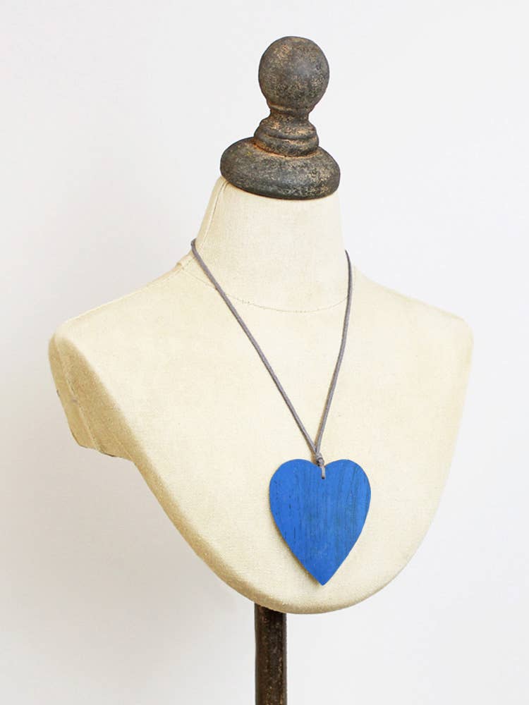SIMPLE WOODEN HEART PENDANT NECKLACE