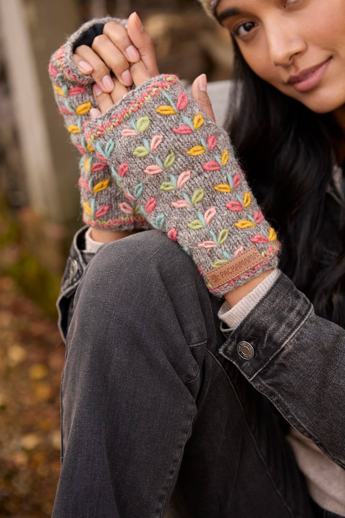 Kylemore Embroidered Leaf Wool Knit Fingerless Gloves Grey: Grey