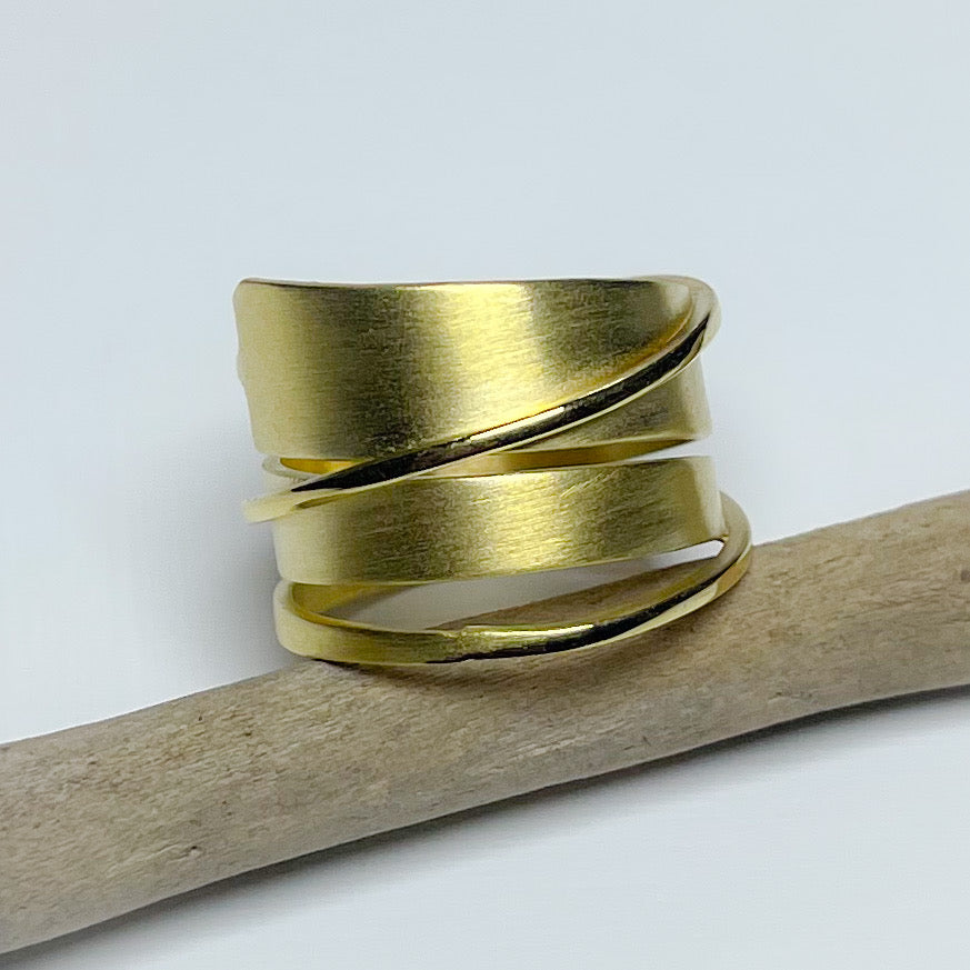 Anillo de capas chapado en oro