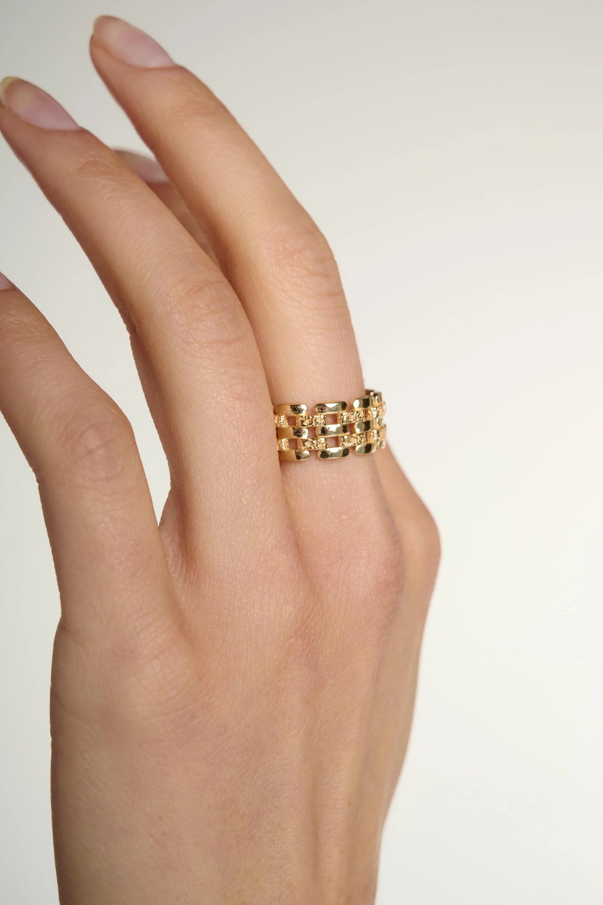 Gold Linear Ring M-L