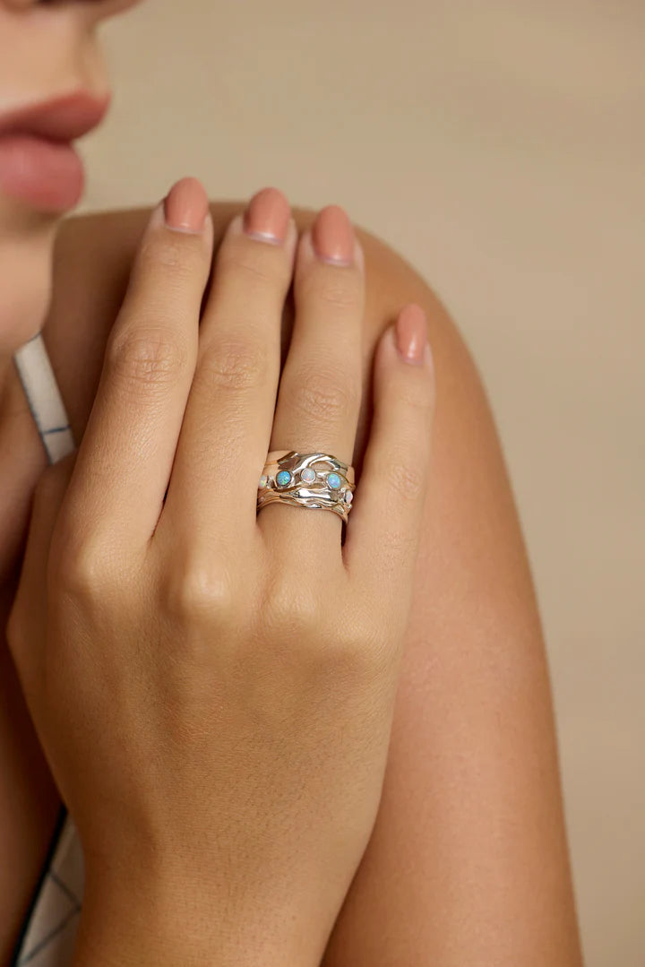 Quintet of opalites ring