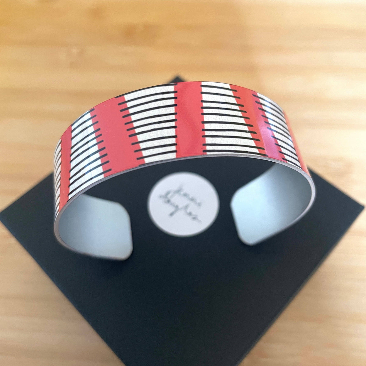 Linear Narrow Cuff (Poppy Red) - NEW