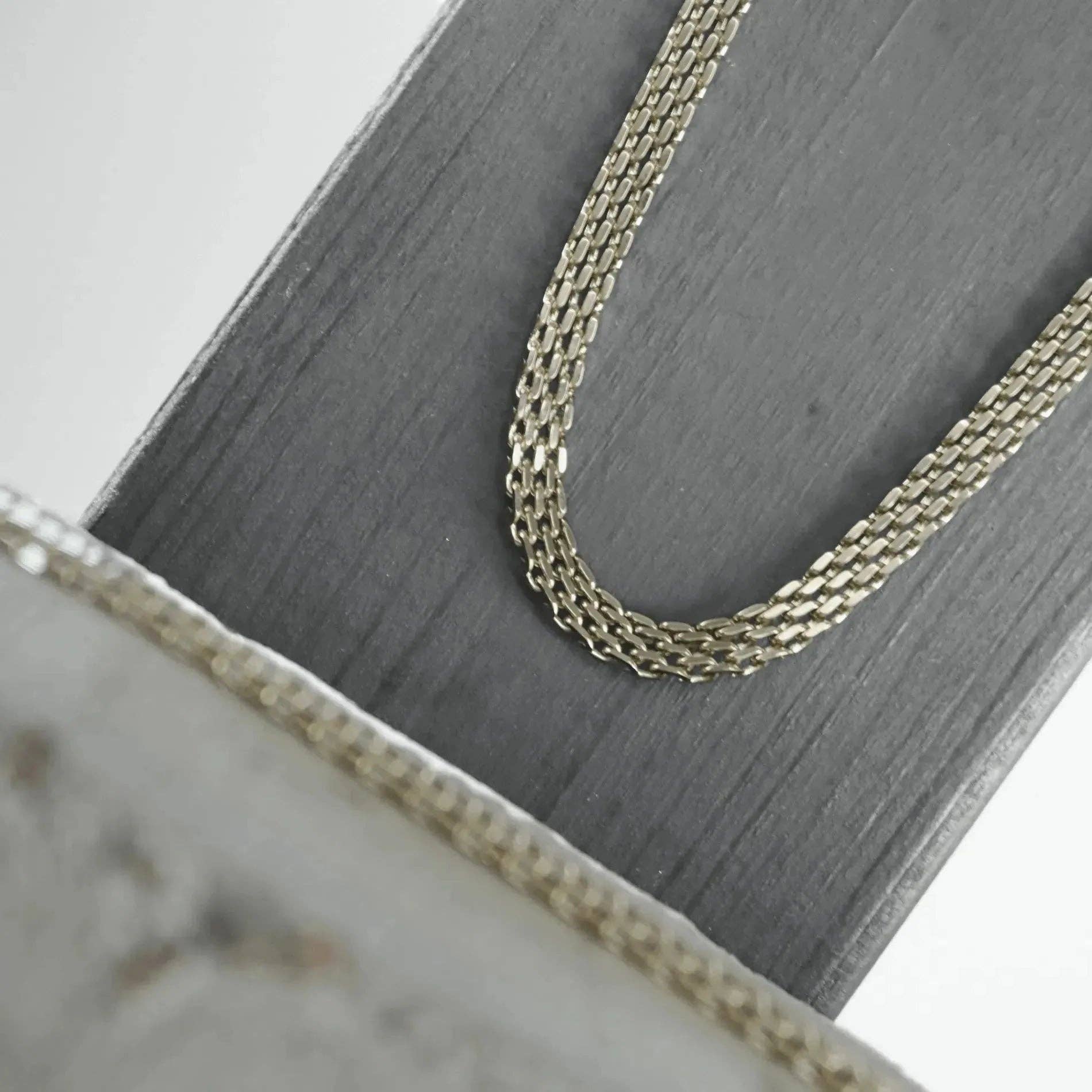 Passion Waterproof Short Vintage Necklace 18K Gold Plating