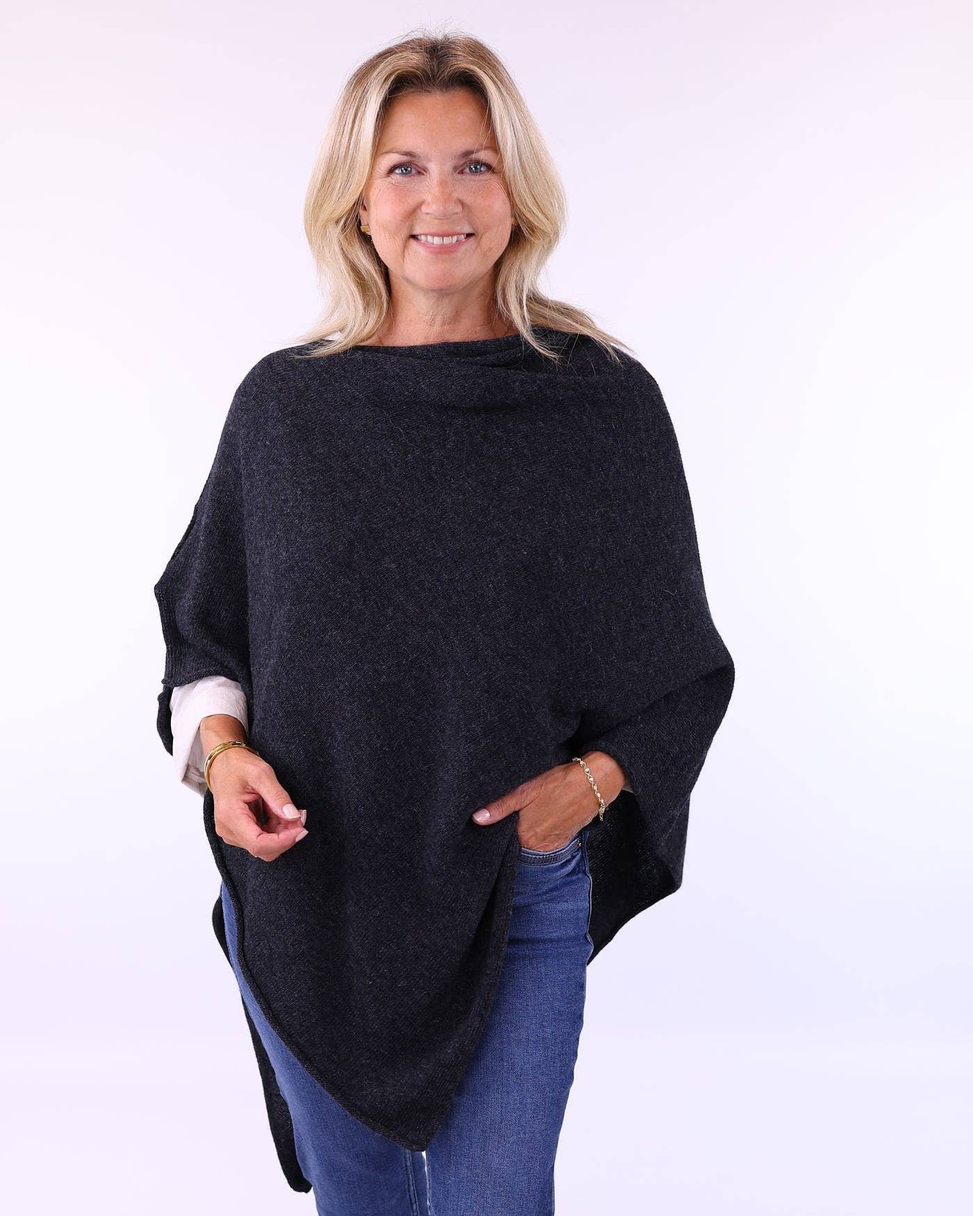 Cashmere Blend Poncho: Deep Violet