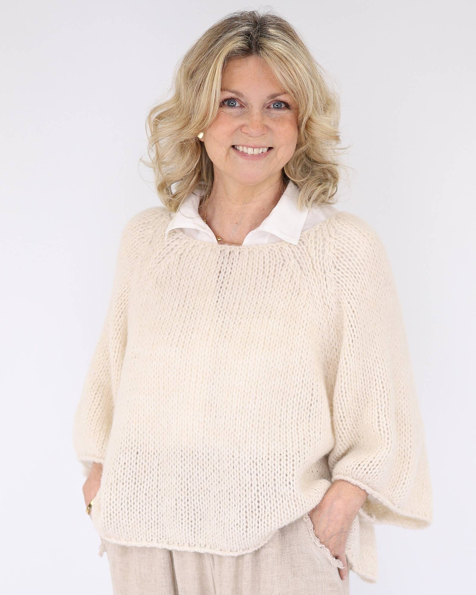 Soft moss Alpaca blend swing jumper in cream knit with wide sleeves