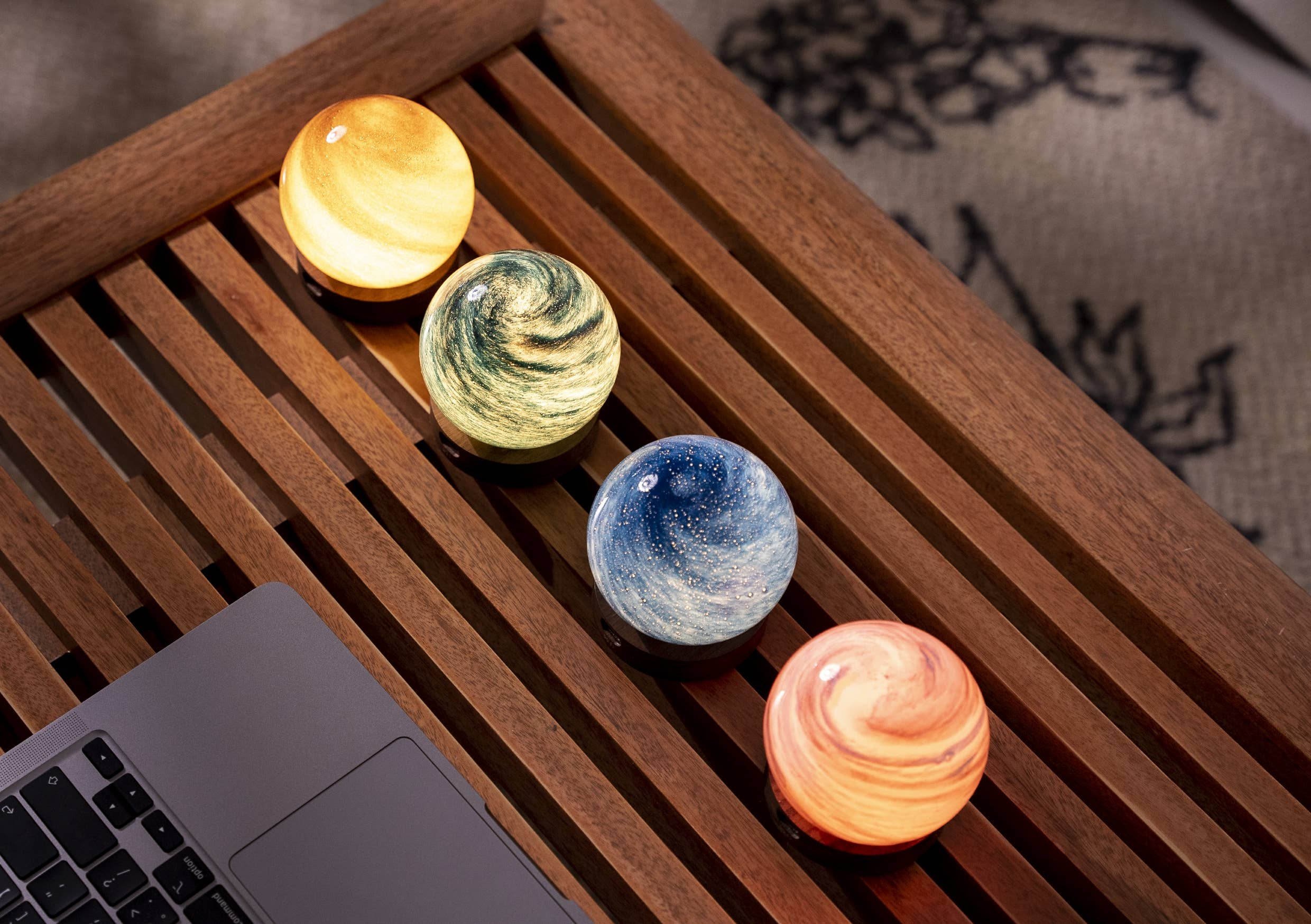 AstraGlass Light Large Sand Storm: four glossy planet LED nightlights