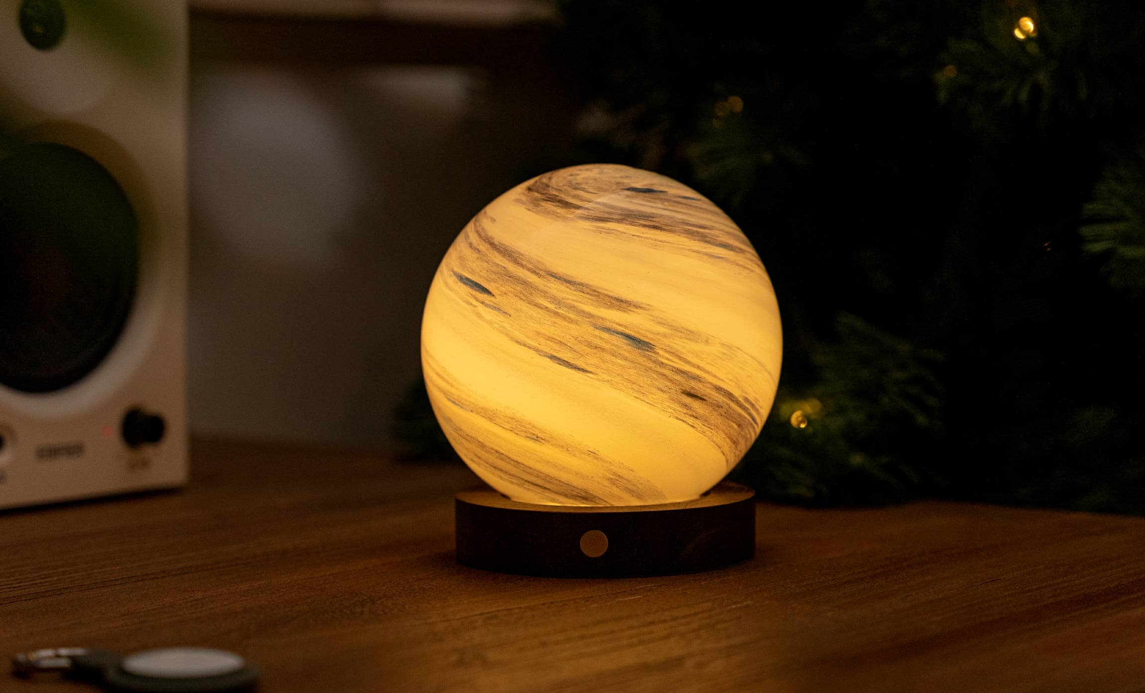 AstraGlass Light Large Sand Storm planet lamp with golden brown marbled glow