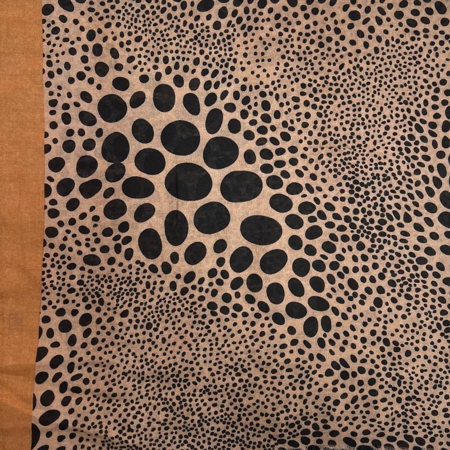 Leopard dots print scarf : Black