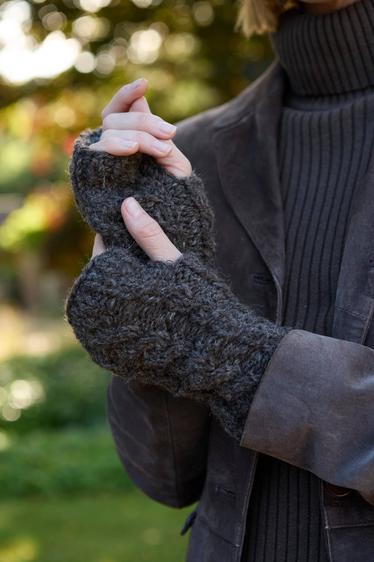 Chamonix - Cable Knit Sherpa Lined Wool Fingerless Gloves: Bark