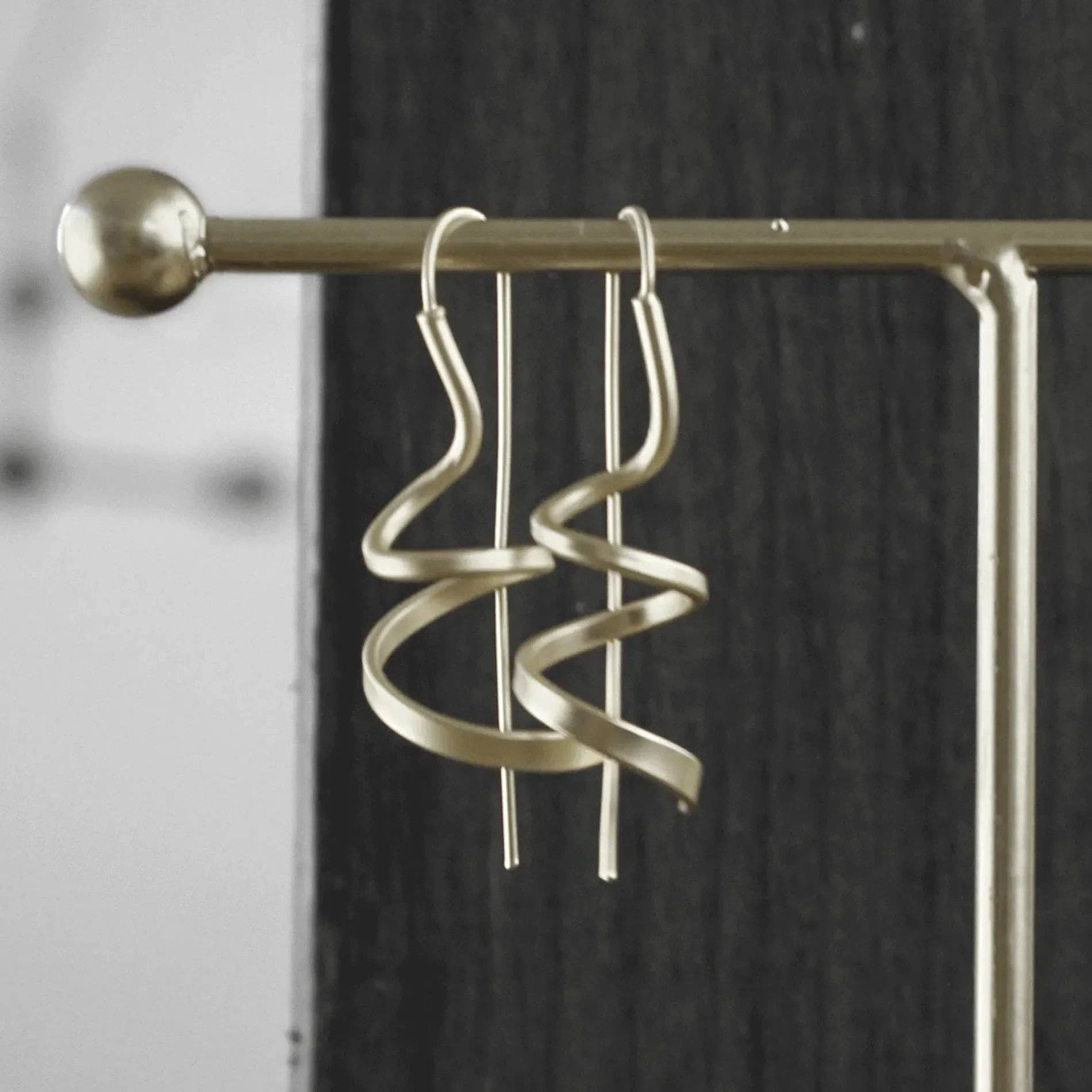 Tara Mini Spinning Earring Gold Plating