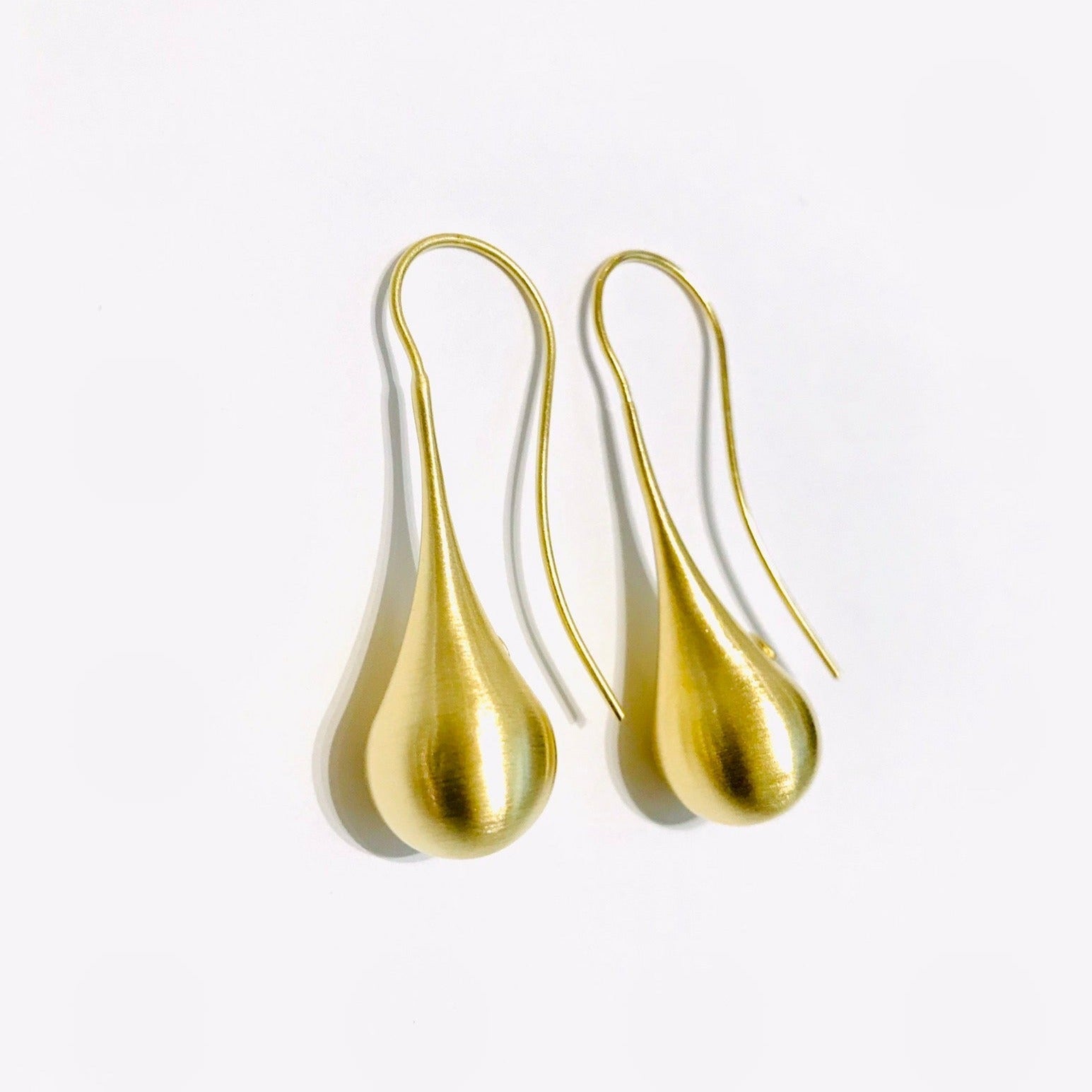 Golden teardrop dangle earrings in 925 silver, hard gold plated, 5.3g