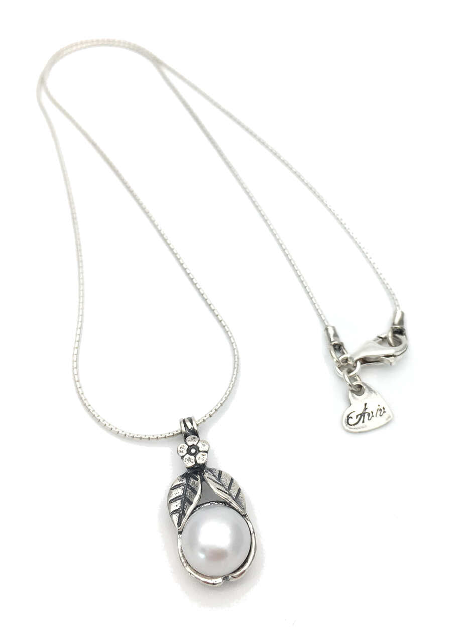 Pretty Pearl Flower Necklace - The Nancy Smillie Shop - Art, Jewellery & Designer Gifts Glasgow